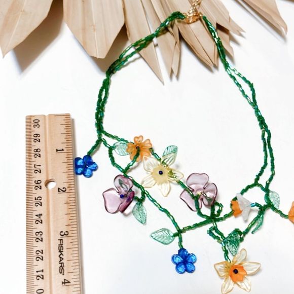 Acrylic flower layered necklace #630 - Picture 5 of 6